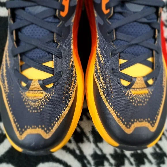 %Hoka Speedgoat 5 Shoes - Men Size 7, Women 8.5 / A 43 - Picture 13 of 13